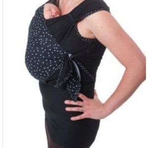 Nesting days original baby carrier